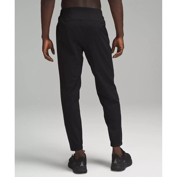 Surge Jogger Regular - Black - Picture 2 of 6